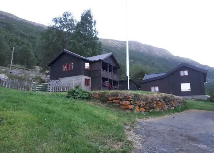 Semesterbostad Teigen Gard Lom